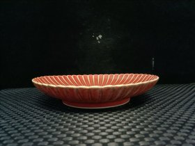 宣德年製鸡血红浮刁龙纹盘