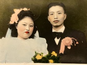 民国手工上色婚纱照片一张