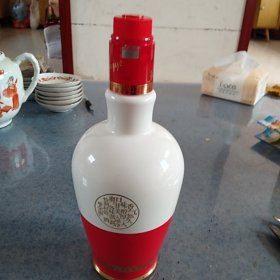 五粮液酒瓶