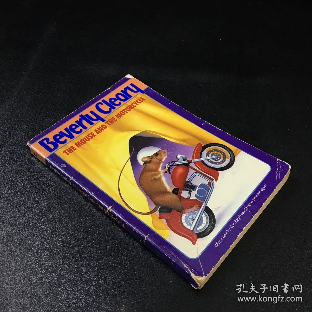 Beverly Cleary THE MOUSE AND THE MOTORCYCLE【贝弗利·克利里老鼠和摩托车】【书脊封面有伤，封底折痕】