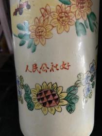 帽筒一对，红色民俗文化装饰用品