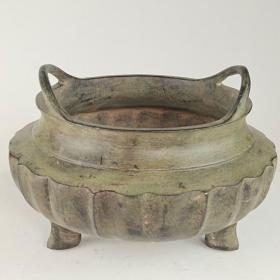 古董  古玩收藏    凤耳瓜瓣铜香炉   尺寸:长宽高  17/14/12厘米重量：3.8斤左右