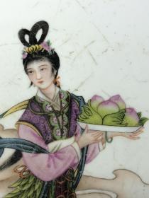 旧藏几十年麻姑献寿赏盘一件，器型漂亮，瓷胎端正，瓷质细腻，画作精细，油润包浆，完整全品。