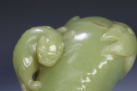 清代 和田黄玉子母瑞兽摆件，尺寸10.5*8.8*6厘米，重598克