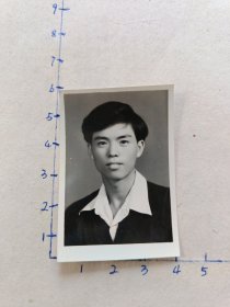 黑白照片:1957年男士留影