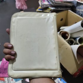 桂林 塑料本夹子（拉锁无损）