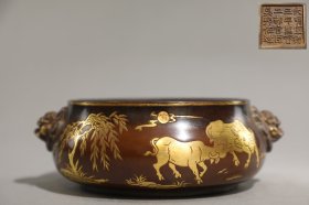 明 铜胎鎏金二牛图狮首耳炉