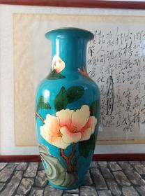 下乡收到五十年代景泰蓝纯手绘花瓶，画工一流，精美漂亮，保存完整，品相如图，高47厘米，包老保真！