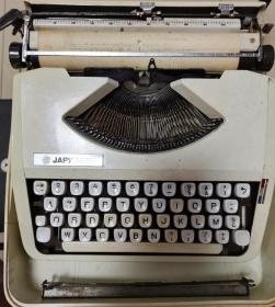 瑞士产爱马仕JAPyBaby便携式英德打字机