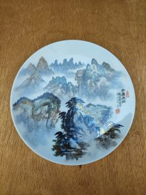 1987年手绘山水瓷盘，有款自查，7