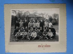 1965年太仓城镇合作商业纯商青年合影老照片（首日封相册）