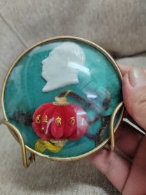 红色收藏玻璃摆件