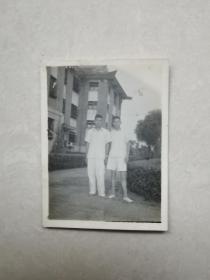 1958周凤昌照片