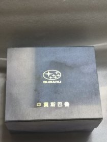 中冀斯巴鲁摆件