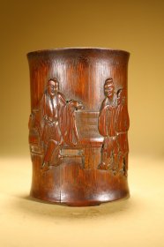 竹雕人物故事笔筒 尺寸：10.5×14.7厘米 重270克
