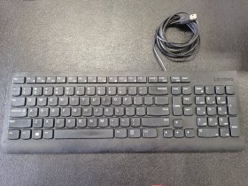 出联想键盘一个，型号SK8823，USB接口，自用闲置，正常使用。