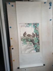 方楚雄，工笔手绘花卉动物一副，立轴旧裱，画心尺寸67x43