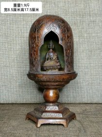 紫铜佛像 一套 做工精致，小巧玲珑，雕刻漂亮，品相如图…………