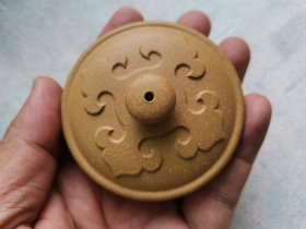 真紫砂老壶盖名家制（内径5.6厘米，外沿6.5厘米）
