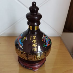 《皇觉御酒国窖8龙风酒瓶》