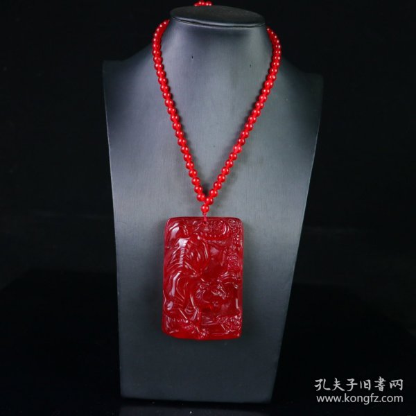 珍藏1完美高冰精工雕刻【虎牌】 规格：85*56*16mm 水头足，质地细腻纯净无瑕疵，颜色为纯正、明亮、浓郁、非常漂亮。