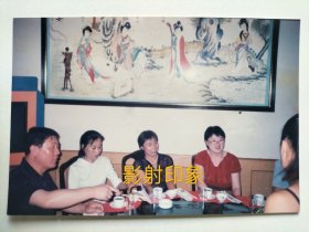 九十年代美女饭店合影照片(2)