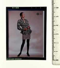 120反转片底片4，模特时装体育艺术反转片底片正片胶片，出版社翻拍的杂志图片，大小4.5厘米×6厘米左右。