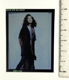 120反转片底片5，模特时装体育艺术反转片底片正片胶片，出版社翻拍的杂志图片，大小4.5厘米×6厘米左右。