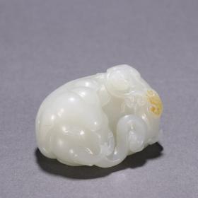 回流 和田玉籽料封侯拜相雕件。规格：高3㎝长5.2㎝宽3.7㎝重94g