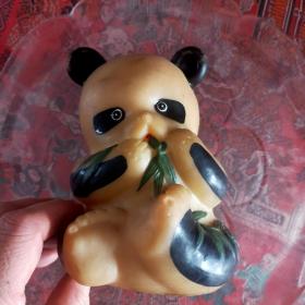 胶皮熊猫吃竹子玩具