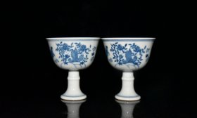 明代成化红胎青花鸡纹高脚杯一对【8.5x7.6cm】