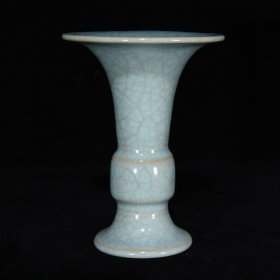 汝窑冰裂纹花觚,15×11厘米