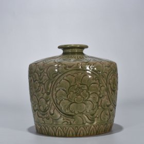 宋耀州窑刻缠枝牡丹纹梅瓶，古董古玩艺术老物件收藏
20*20厘米