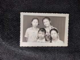 1970年代《老照片》情窦初开穿花衣服的少女