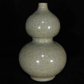 龙泉官窑葫芦瓶，20.5×13.5 cm