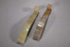 清 和田玉螭龙带钩一对