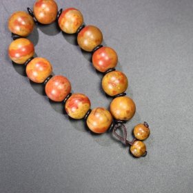 旧藏 战国红手串,包浆老道,,尺寸 直径 1.8厘米,总重 98.5克!