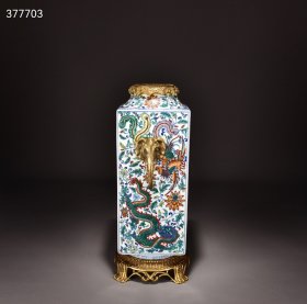 旧藏回流大清乾隆斗彩镶铜鎏金龙凤纹琮式瓶！