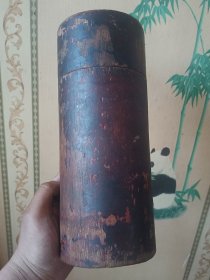 民国时期竹制茶桶，品相如图。尺寸高26.5厘米，直径11厘米，包老保真！