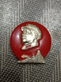 毛主席像章背中国苏州