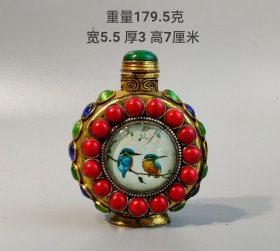 鎏金镶嵌宝石鼻烟壶 纯手工制作， 雕刻精美 品相一流，细节如图！