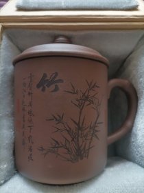 宜兴紫砂杯 带证书。