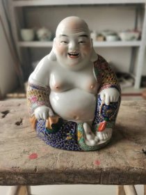 清代彩色弥勒笑佛一个，做工精致漂亮，难得少见，品相完好如图