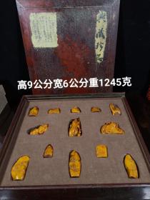 43_大清典藏珍品 田黄石印章 ，纯手工雕刻精细，用料上品，刻刀力度深邃，底部印文内容清晰，石质油润，呈色稳定