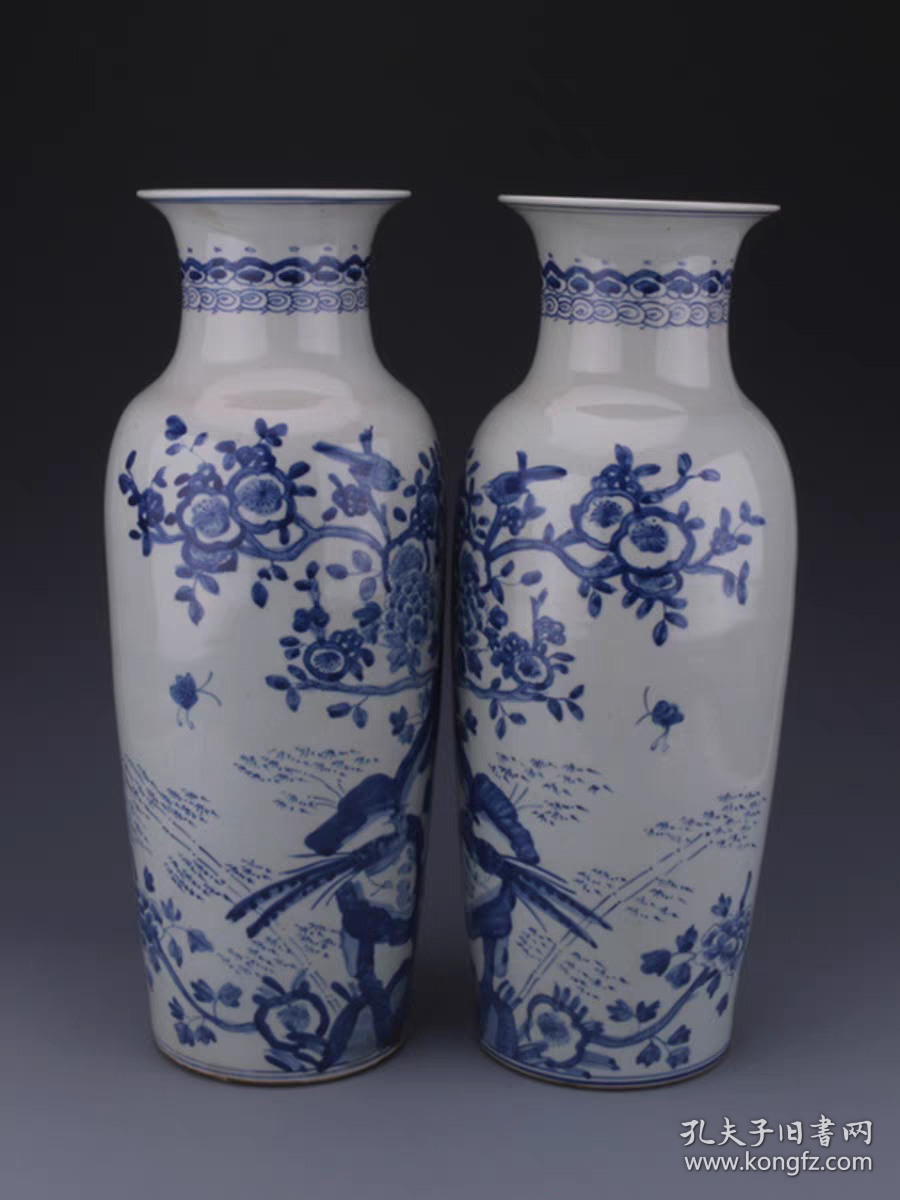 清青花手绘花鸟纹冬瓜瓶一对