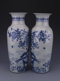 清青花手绘花鸟纹冬瓜瓶一对