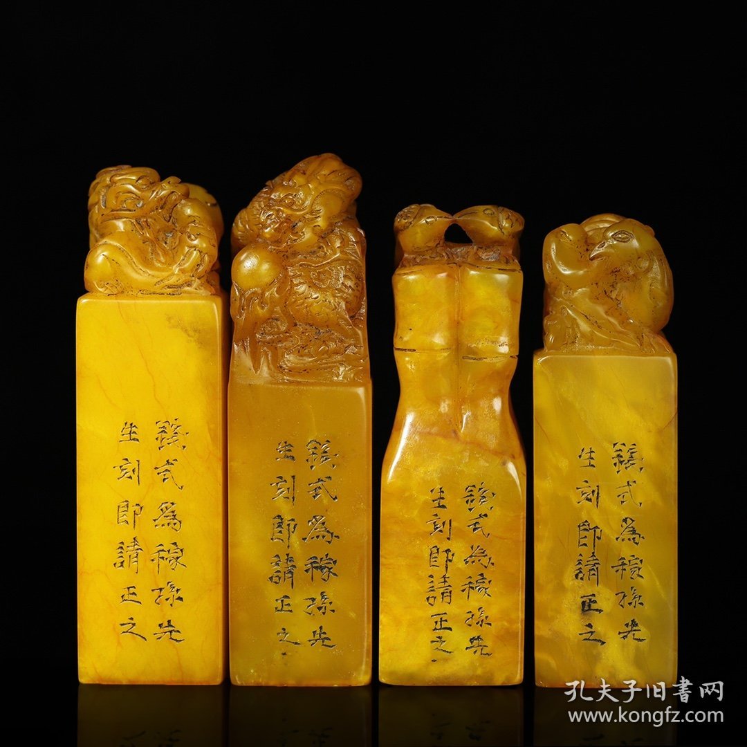 珍藏寿山石雕刻印章一套，印章尺寸约为3×3×11.2厘米左右，印章净总重820克