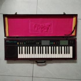 YAMAHA PSR-12雅马哈便携式电子琴带原装盒附说明书 充电器（一套全）已试过可正常使用