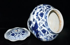 元波斯文青花萧何追韩信人物故事纹荷叶盖罐一对【36×35cm】