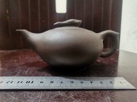 早期孙涛款天鹅壶钮紫砂壶（盖微瑕疵）